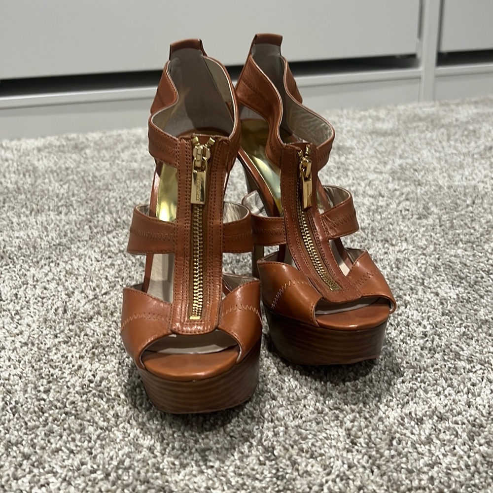 MICHAEL Michael Kors Heels Tan with zipper. Great condition.